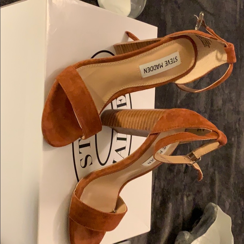 Brown/ tan Steve Madden heels